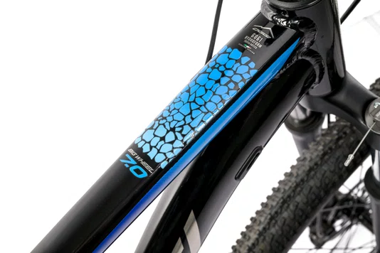 Bicicleta 29 Oggi Big Wheel 7.0 2026 Cues 9v Preto/Azul Tamanho 17