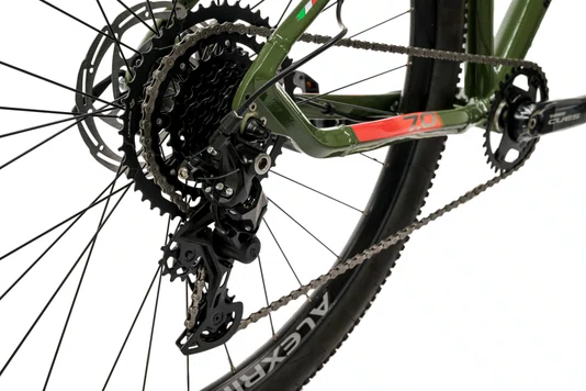 Bicicleta 29 Oggi Big Wheel 7.0 2026 Cues 9v Verde/Laranja Tamanho 17